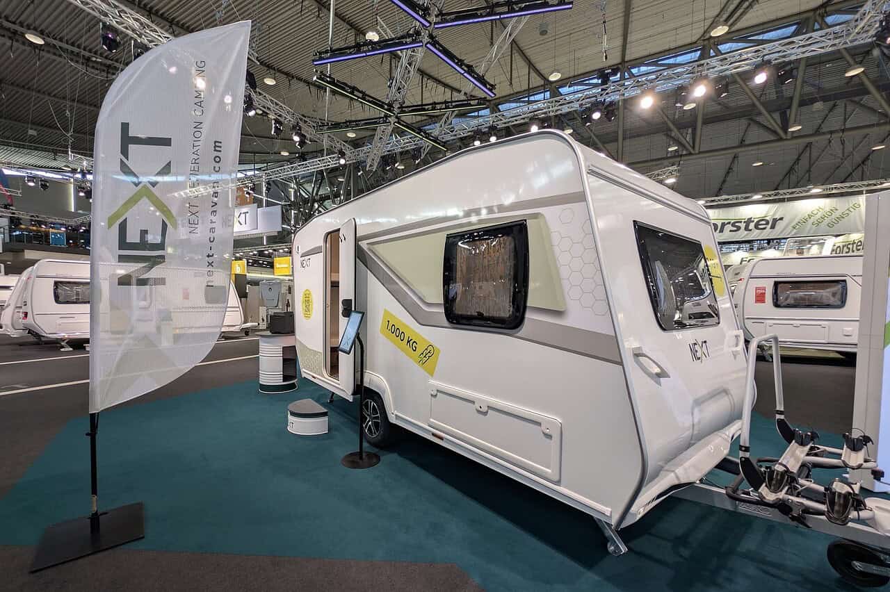 NEXT 381 (2026): Stylischer Familienwohnwagen unter 1.000 Kilo 3 fendt next 381 familiengrundriss stockbetten