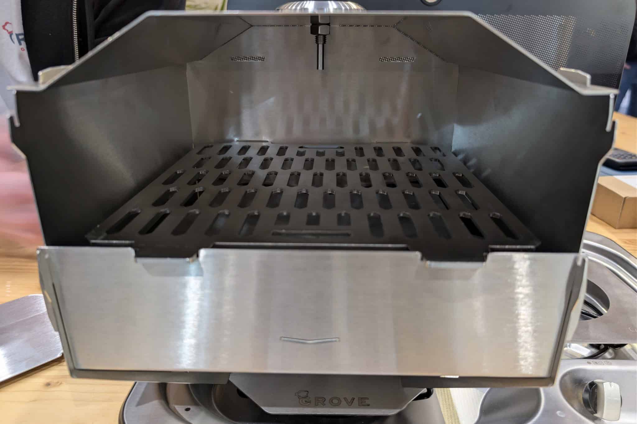 Beim Camping Pizza backen? Der Horst Camping-Backofen von Grove machts möglich