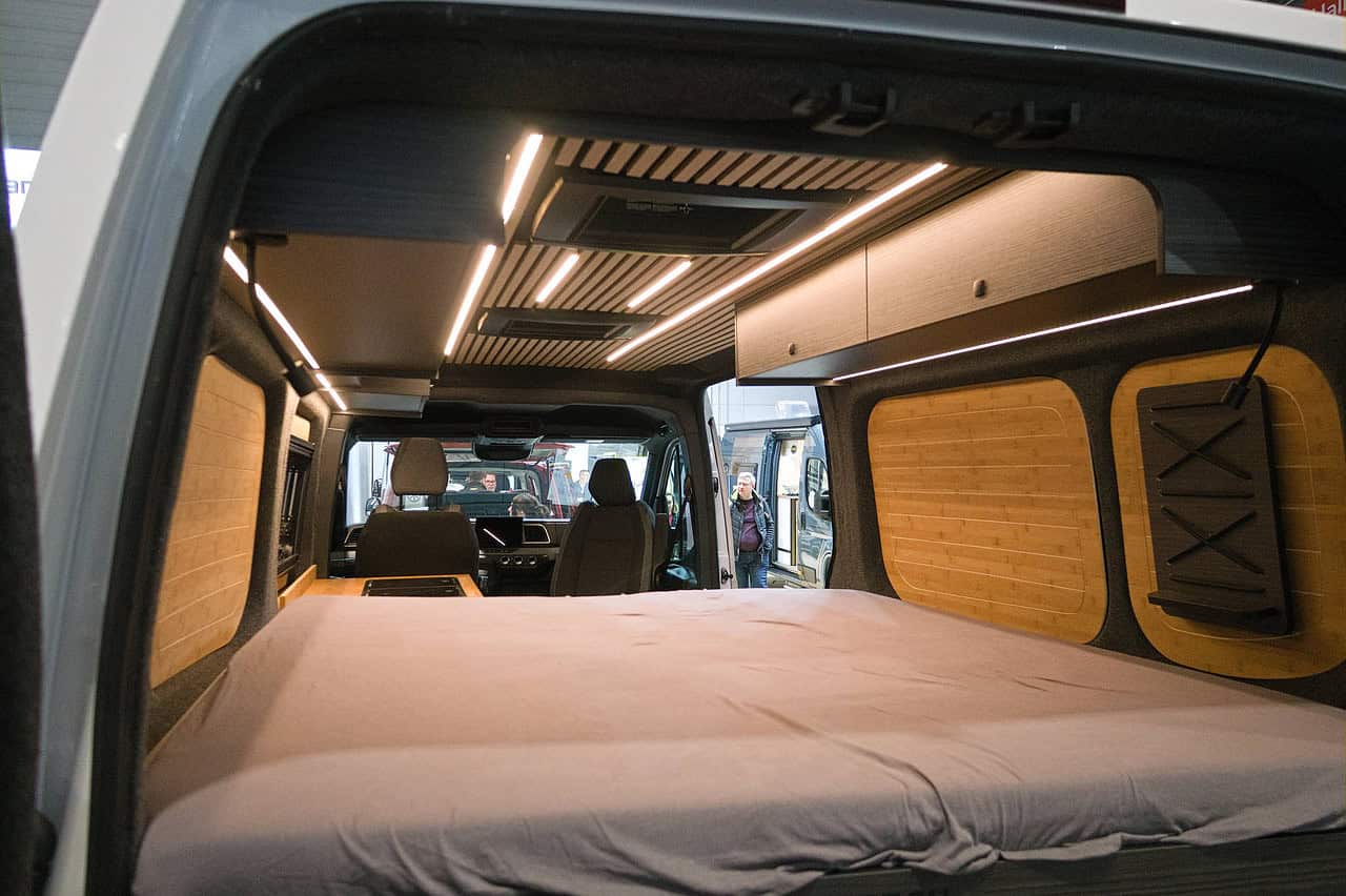 nissan interstar eifelland bett 2