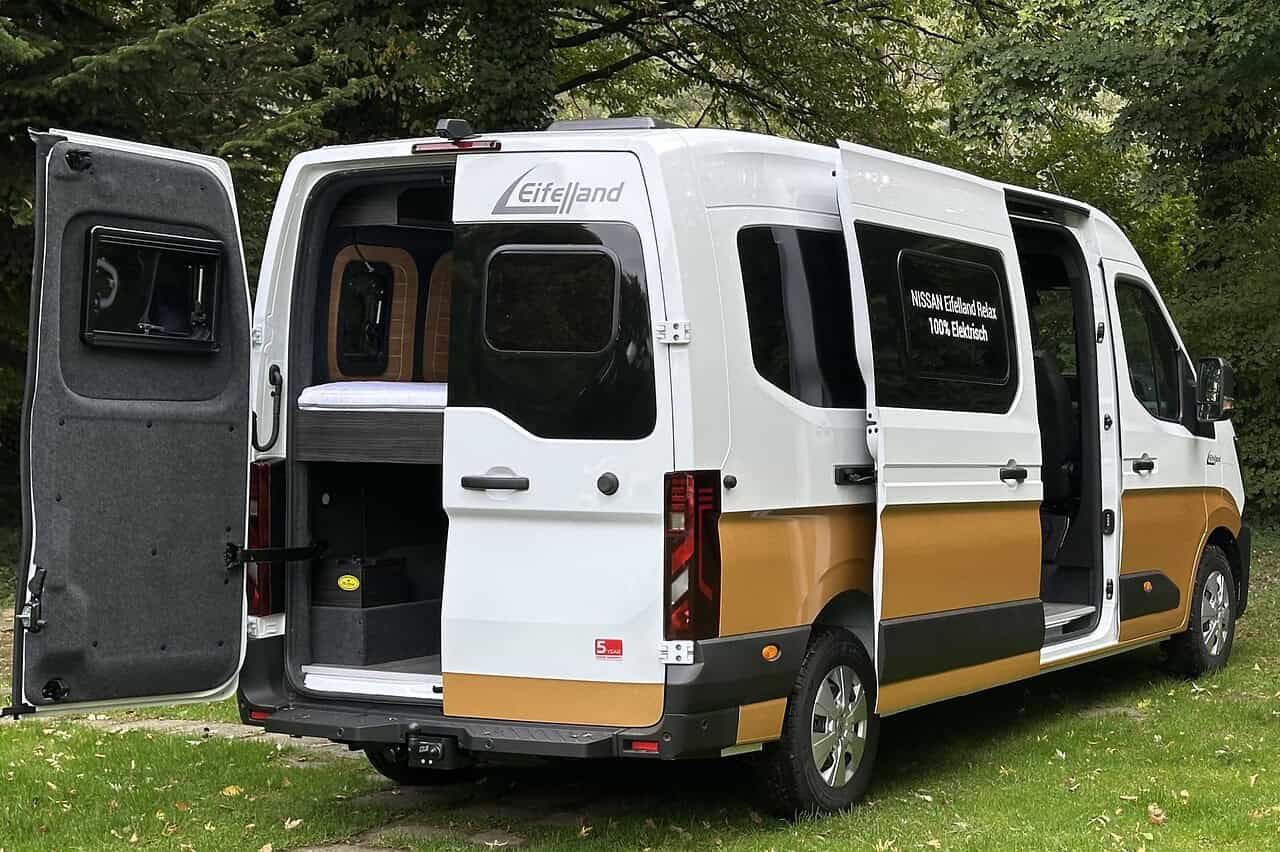 nissan interstar eifelland heck