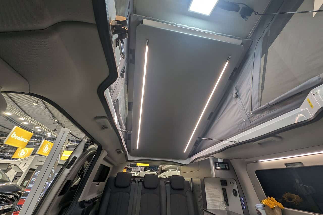 Panama Peak P10H: Warum der neue 232 PS Hybrid-Camper die Campingbranche revolutioniert 4 panama peak p10h aufstelldach