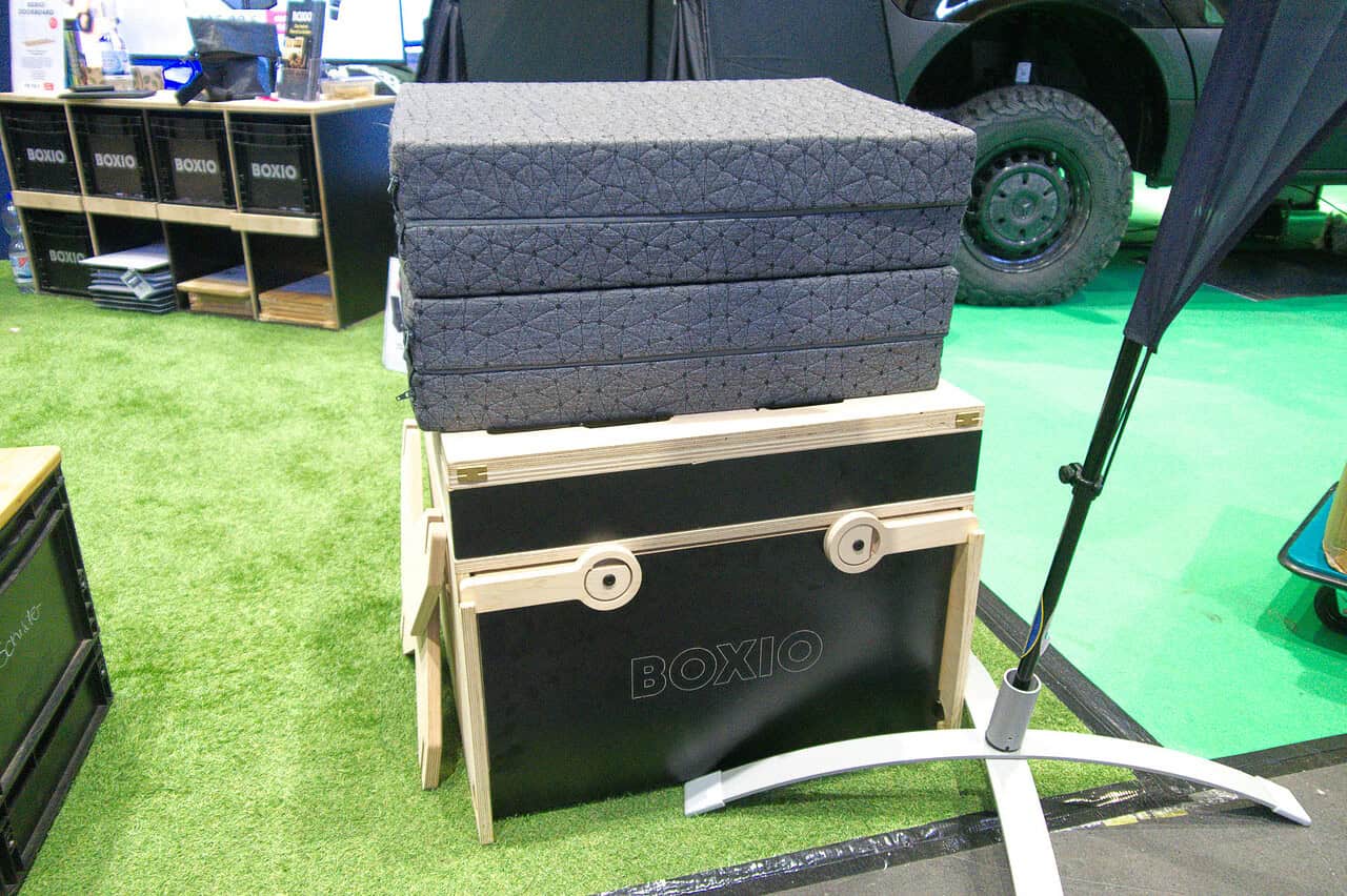 Kein Bohren, kein Schleppen: Warum das neue BOXIO Rack-System das Vanlife verändert 8 BOXIO Rack auf der REISEN & CARAVANING Hamburg 2026
