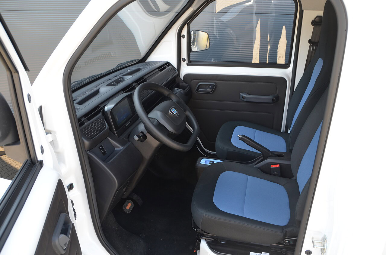 Camping auf 2,8 Quadratmetern – kann das funktionieren? Dieses E-Wohnmobil aus Sachsen will es beweisen 2 03 ARI 458 Pro Elektrotransporter Blick in den Innenraum