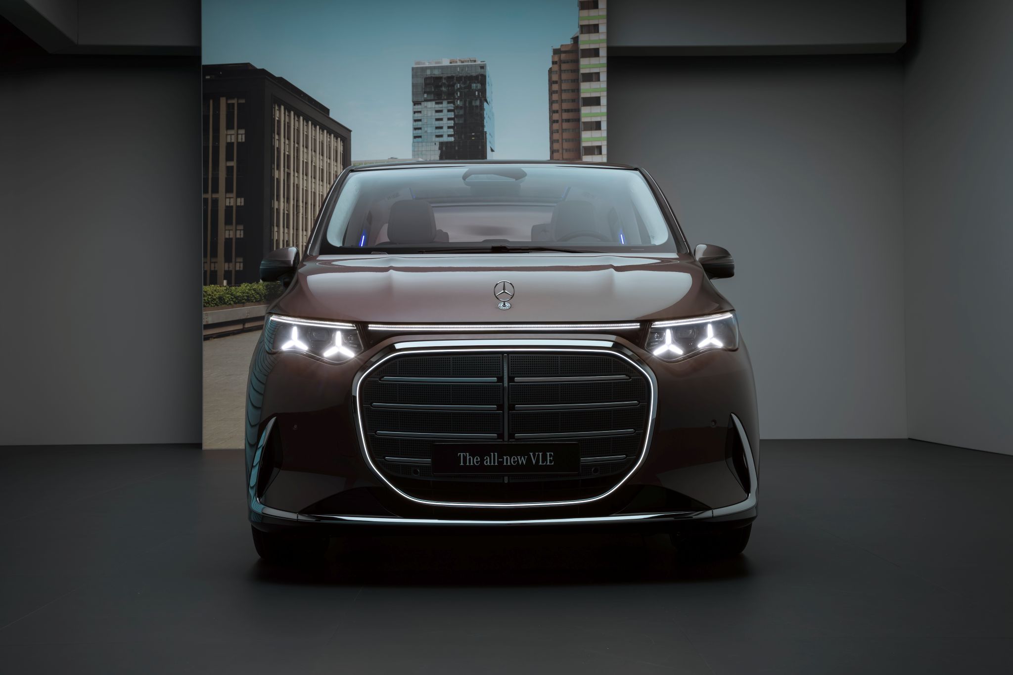 2mercedes benz vle front