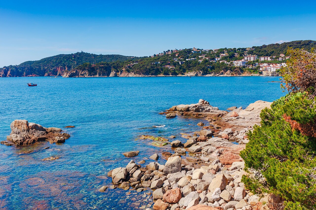 Camper-Geheimtipp Costa Brava: Schmugglerpfade, einsame Buchten & echte Freiheit 3 katalonien calella de palafrugell 265909654