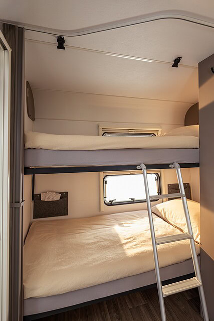 NC381 Saison 2027 Etagenbett mit Leiter