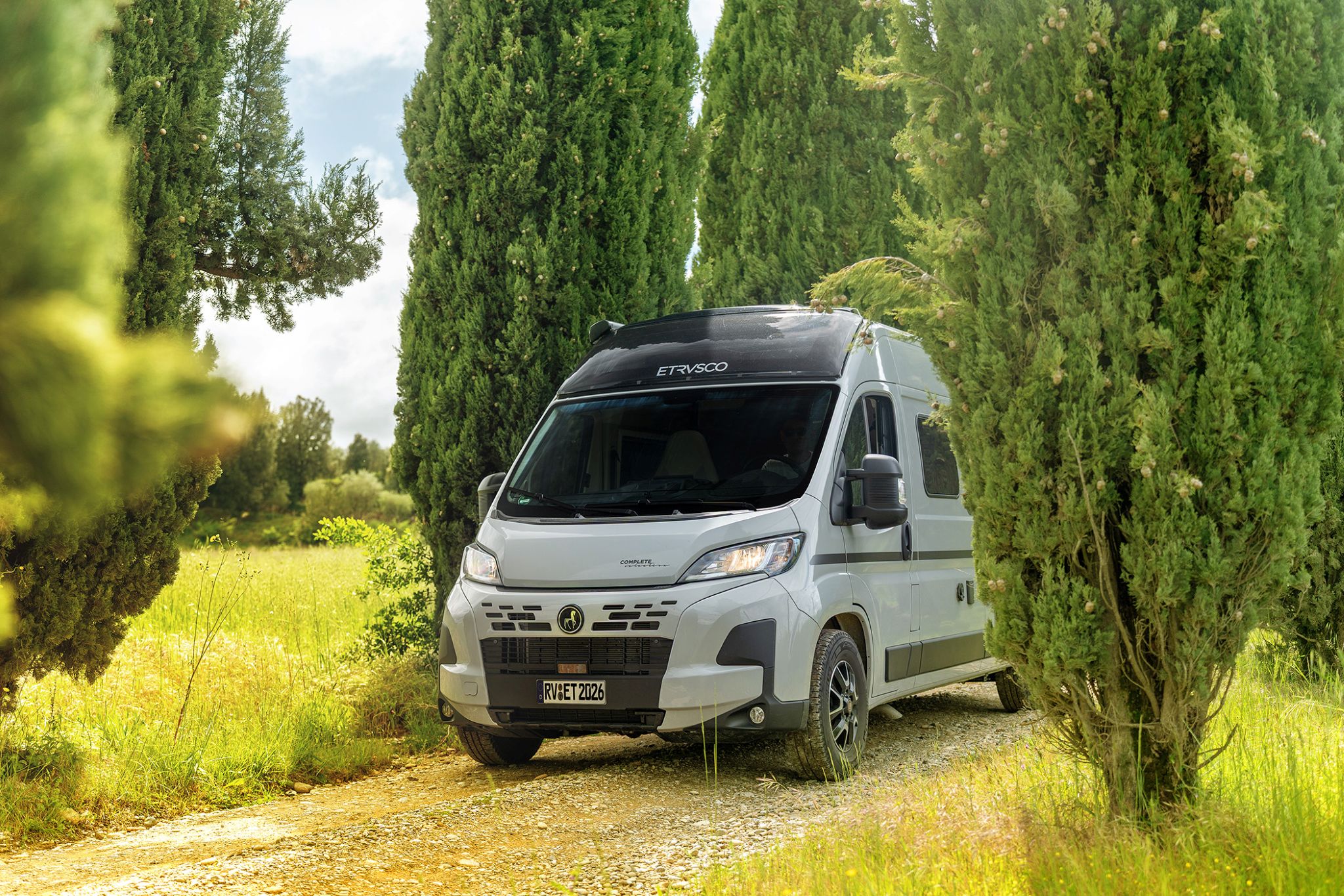 Etrusco CV 640 PB+ (2027): Mehr Raumgefühl im Campervan dank Skyview und elektrischem Hubbett